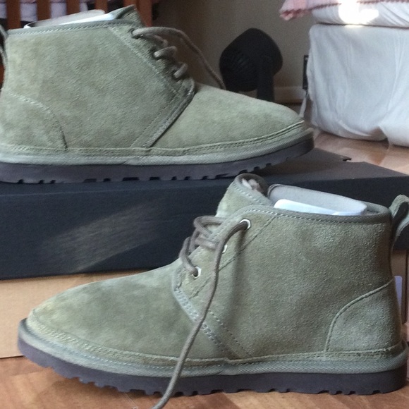 Ugg m/3236 m neumel size 7 - Picture 6 of 9